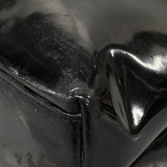 Auth CHANEL - A05572 Black Patent Leather Shoulder Bag - Picture 3 of 16